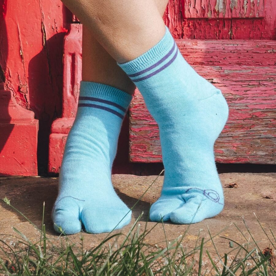 A Tres Hilos Calcetines Respetuosos • A Tres Hilos Calcetines-barefoot-tobilleros-tabi-cielo